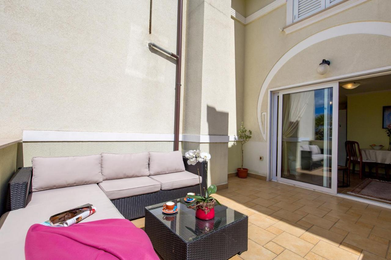 Apartments Villa Nora Rijeka Exteriör bild