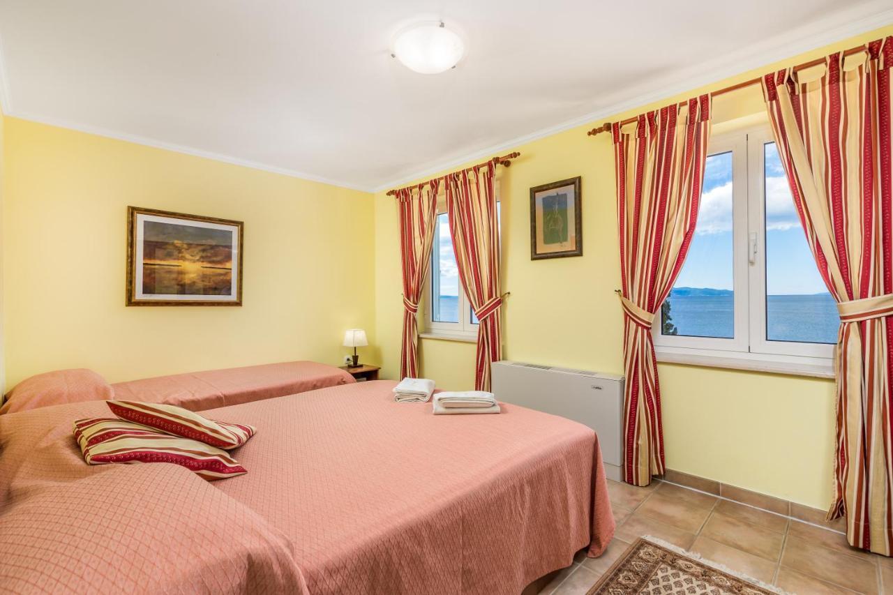Apartments Villa Nora Rijeka Exteriör bild