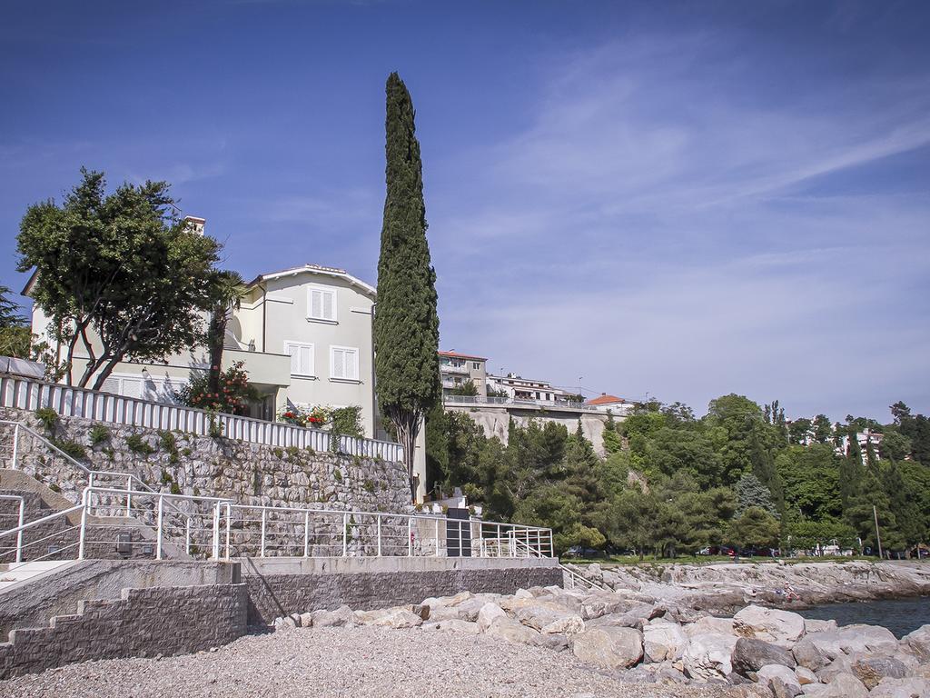 Apartments Villa Nora Rijeka Exteriör bild