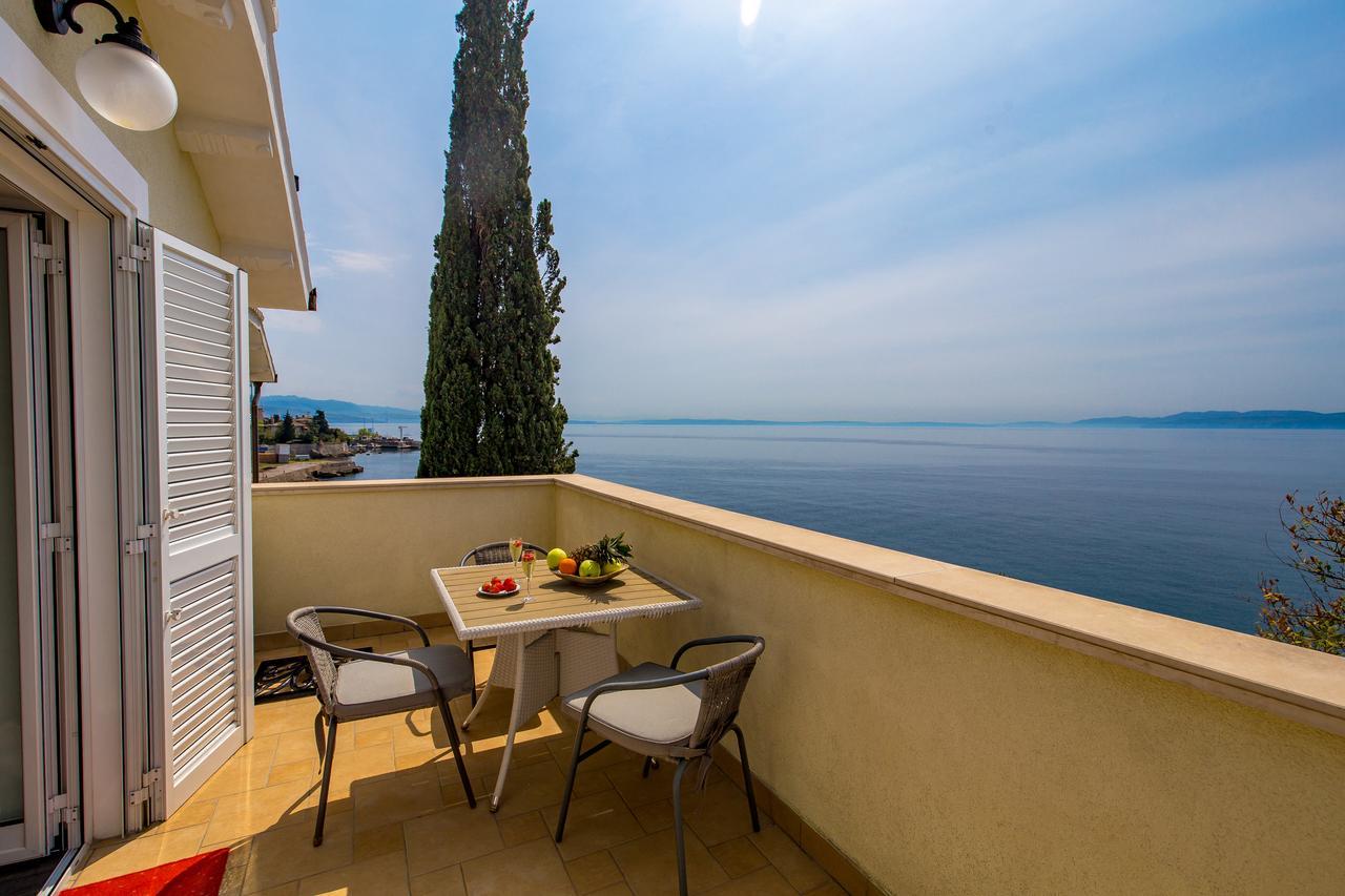 Apartments Villa Nora Rijeka Exteriör bild