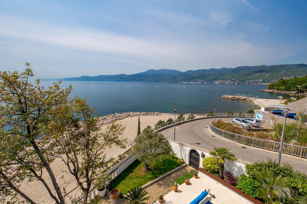 Apartments Villa Nora Rijeka Exteriör bild