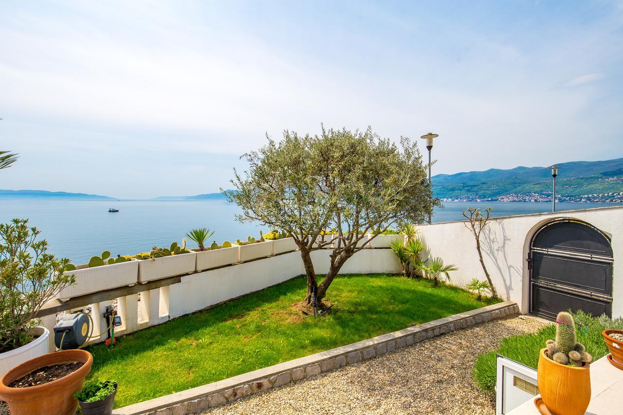 Apartments Villa Nora Rijeka Exteriör bild